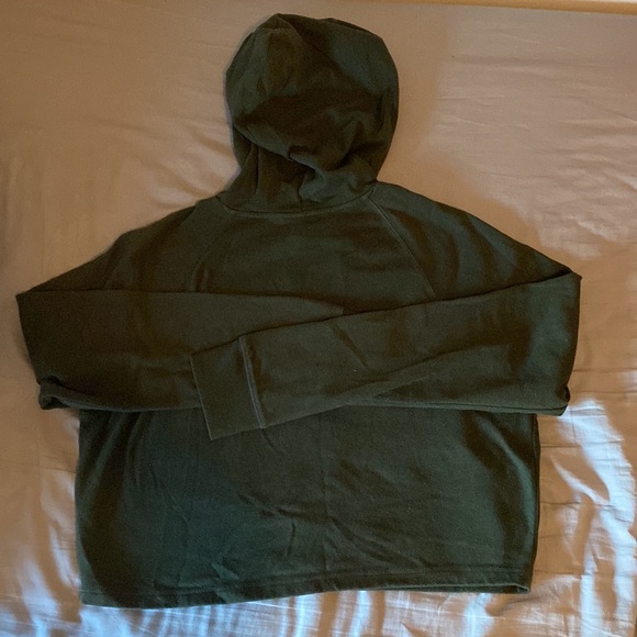 Cropped green sweatshirt - Picture 2 of 2